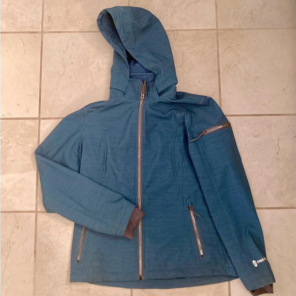 Free Country women’s medium blue soft shell jacket